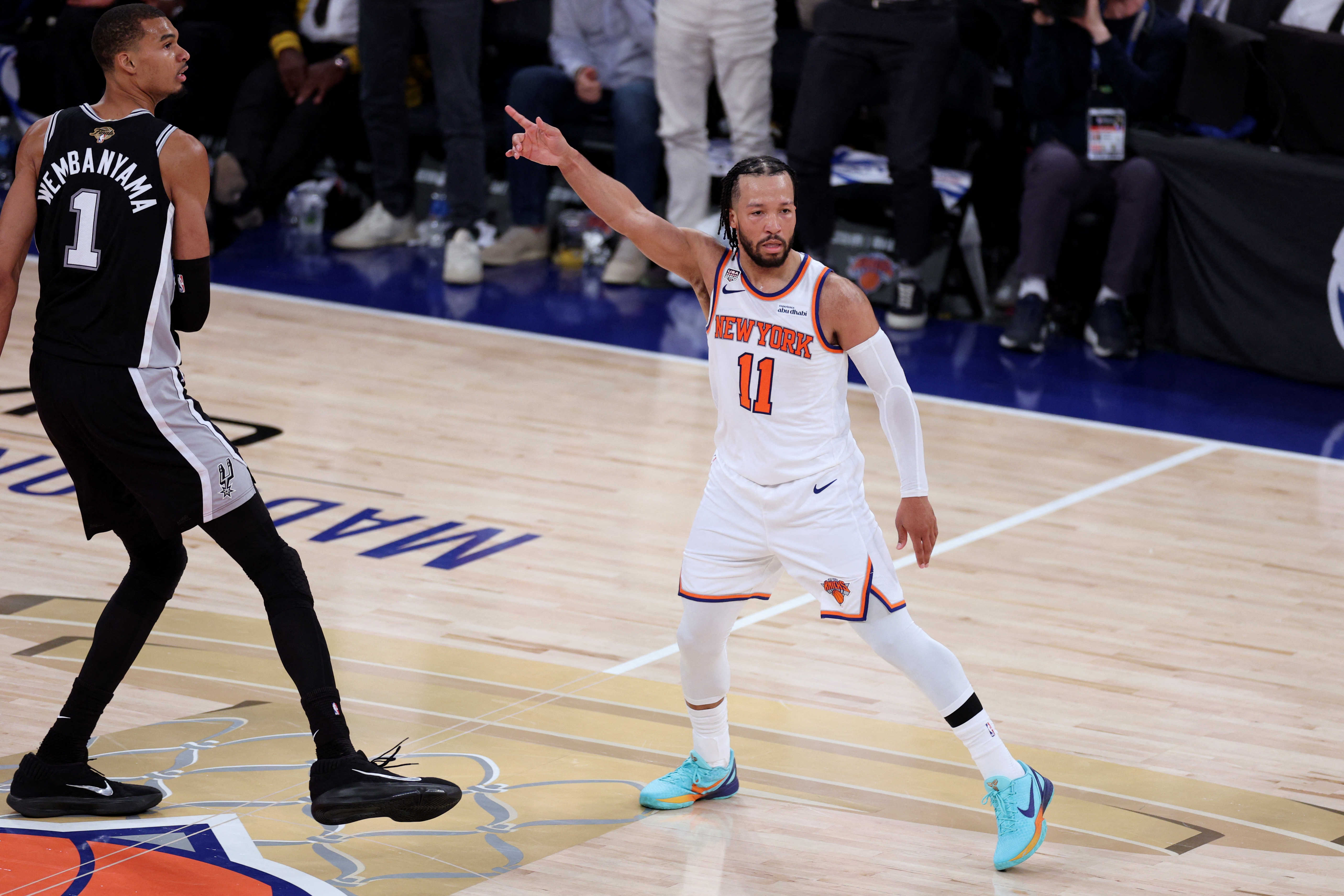 杰·威廉姆斯批尼克斯:别再抱怨判罚,打得差才是输球原因 杰·威廉姆斯批尼克斯:别再抱怨判罚,打得差才是输球原因