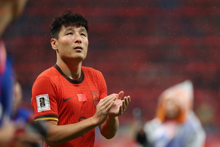 国足移师大连集训 武磊因伤缺席百场里程碑后首训