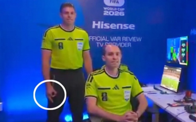 FIFA调查VAR裁判'OK'手势 涉种族主义指控 FIFA调查VAR裁判'OK'手势 涉种族主义指控