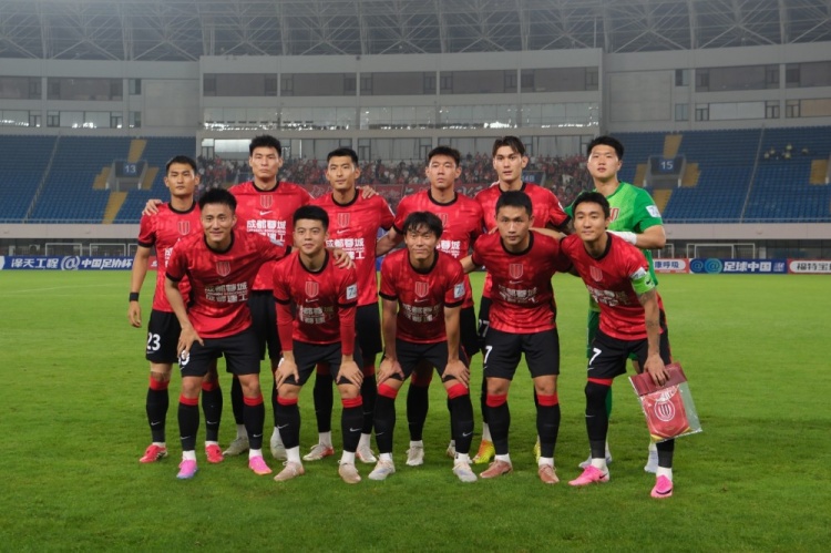 足协杯:成都蓉城全华班4-0横扫上海泽天 韦世豪直言目标走更远 足协杯:成都蓉城全华班4-0横扫上海泽天 韦世豪直言目标走更远