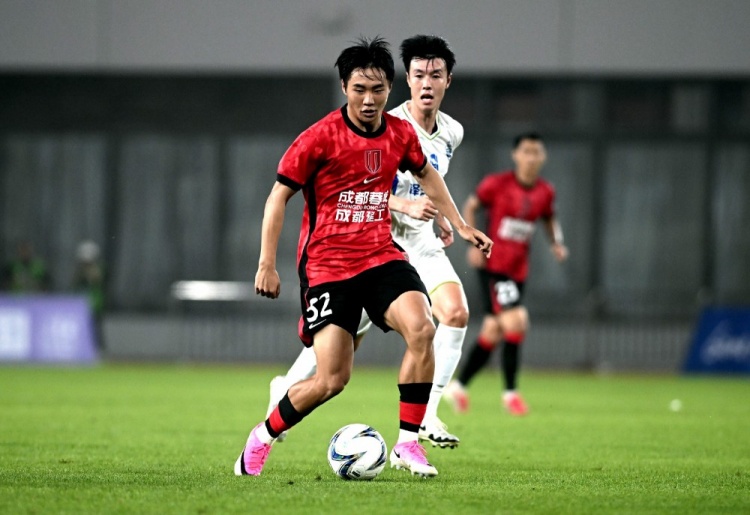 足协杯:成都蓉城全华班4-0横扫上海泽天 韦世豪直言目标走更远 足协杯:成都蓉城全华班4-0横扫上海泽天 韦世豪直言目标走更远