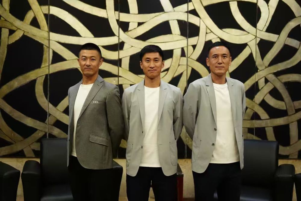 马宁世界杯主哨首秀获5万美元底薪,单场奖金2000美元 马宁世界杯主哨首秀获5万美元底薪,单场奖金2000美元