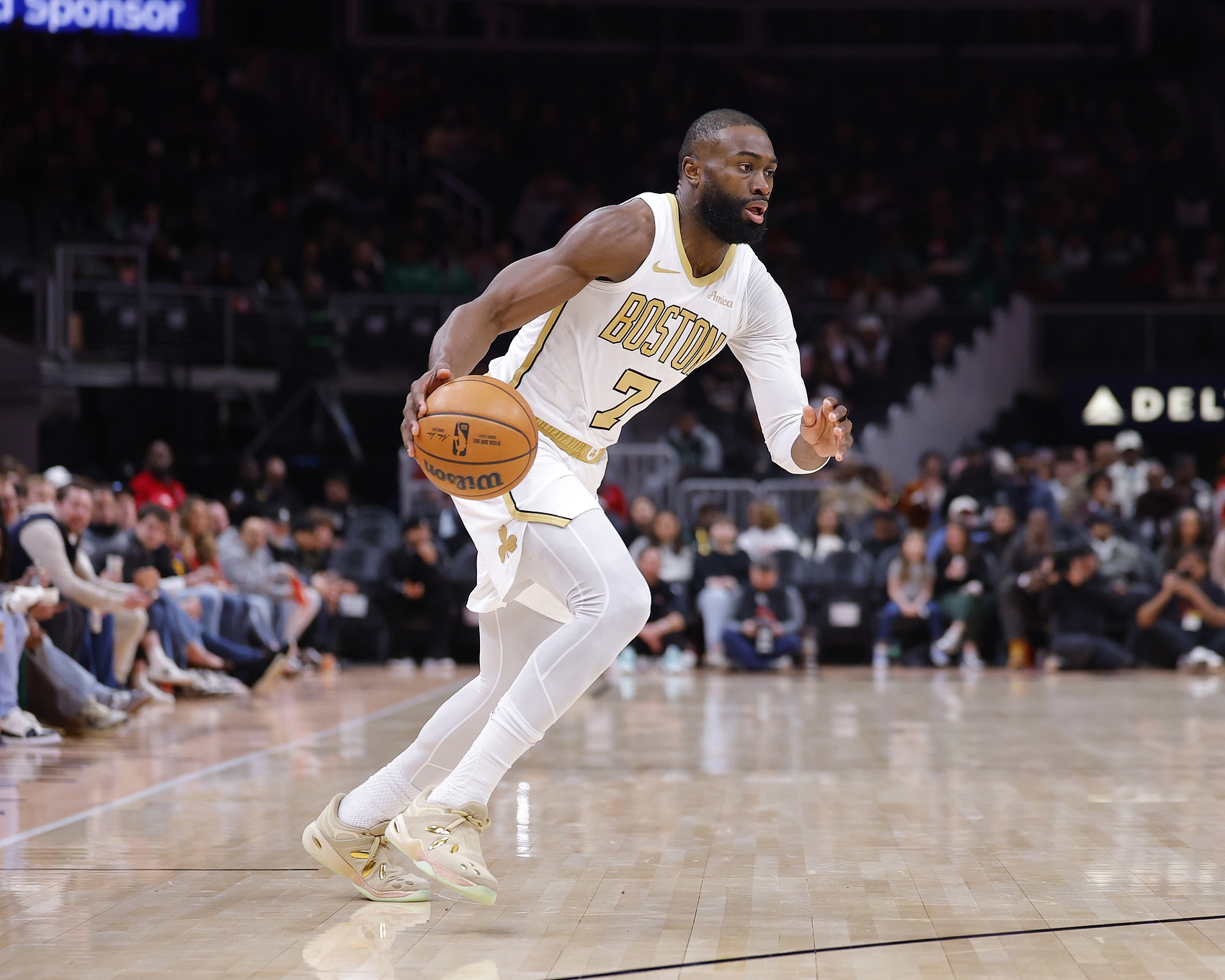 首轮评级：迪班萨下限布朗上限MVP，勇士选中小OG，湖人补强侧翼攻防