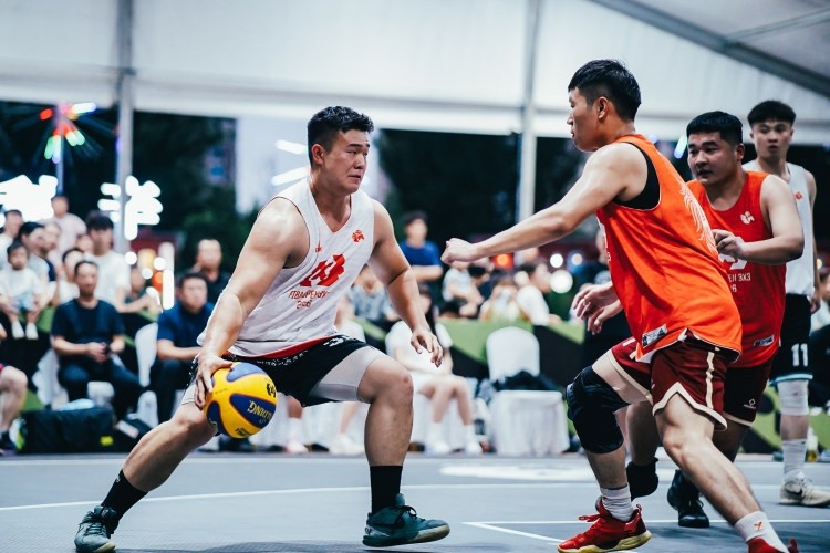 CBA扣篮王杨浩空降利辛 国资委21:13夺FIBA Open 3x3安徽首站冠军