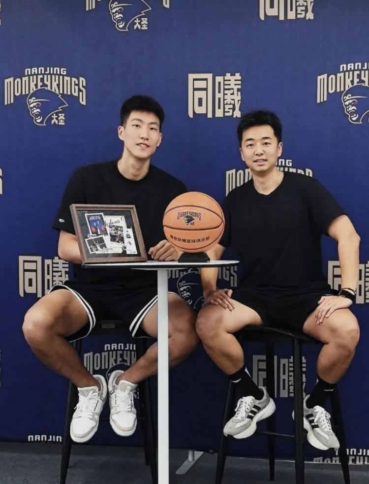 同曦官宣签下杜润旺与李玮颢 新赛季四号位与锋线补强