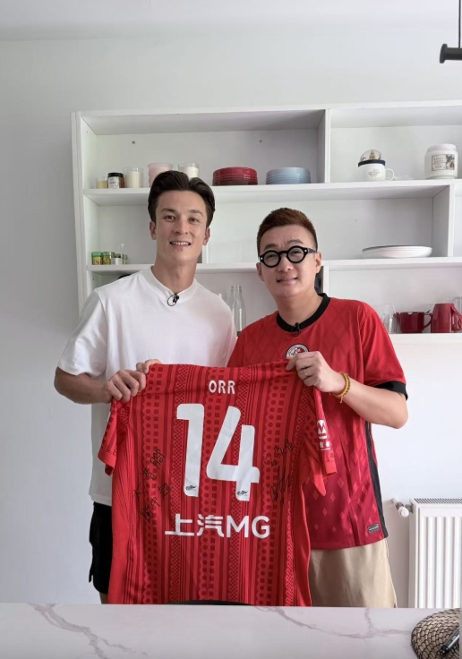 安永佳：坐替补席就加练，进球后掩耳回应“中国香港C罗”