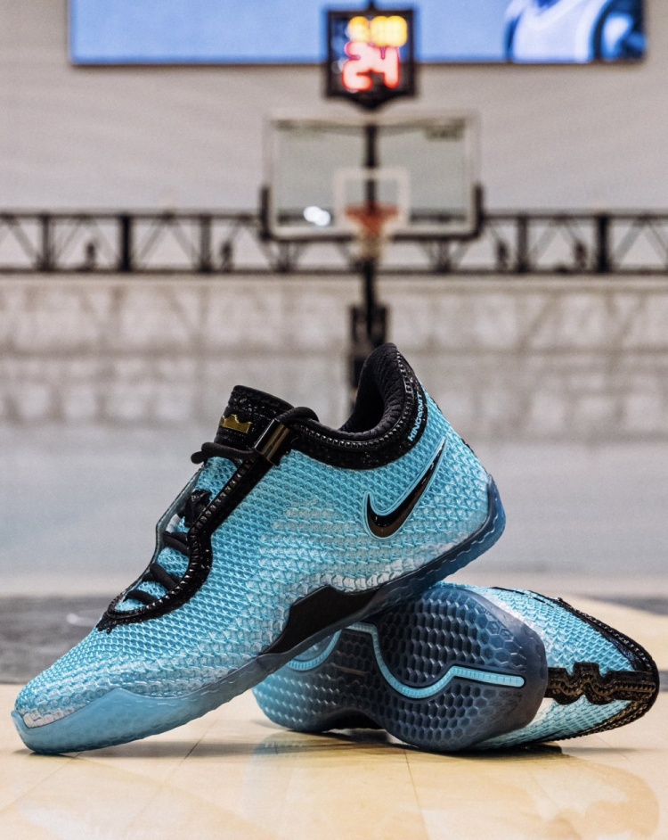 詹姆斯晒第24代签名鞋LeBron 24 自称系列最轻
