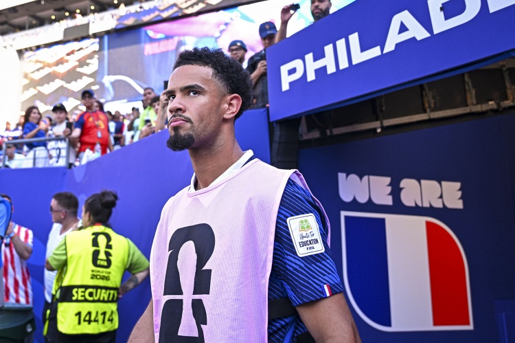 维蒂尼亚力压赖斯罗德里 登顶ESPN后腰榜首